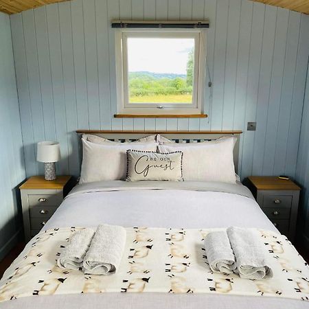 Bespoke Luxury Huts With Hot Tubs. Located In The Black Mountains. Llanveynoe Luaran gambar