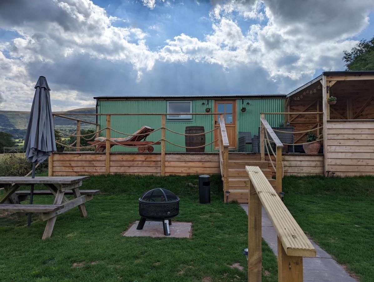 Bespoke Luxury Huts With Hot Tubs. Located In The Black Mountains. Llanveynoe Luaran gambar