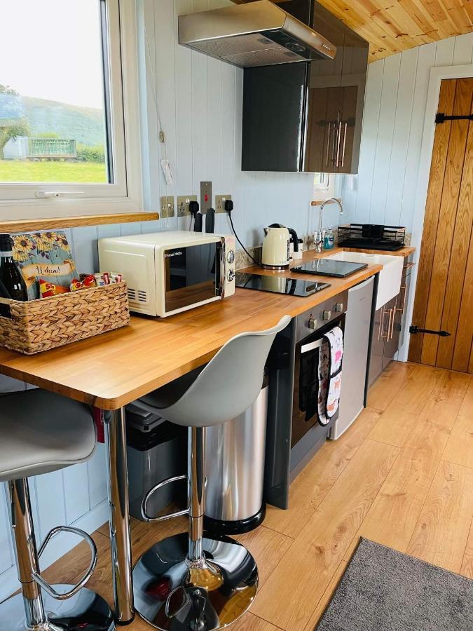 Bespoke Luxury Huts With Hot Tubs. Located In The Black Mountains. Llanveynoe Luaran gambar