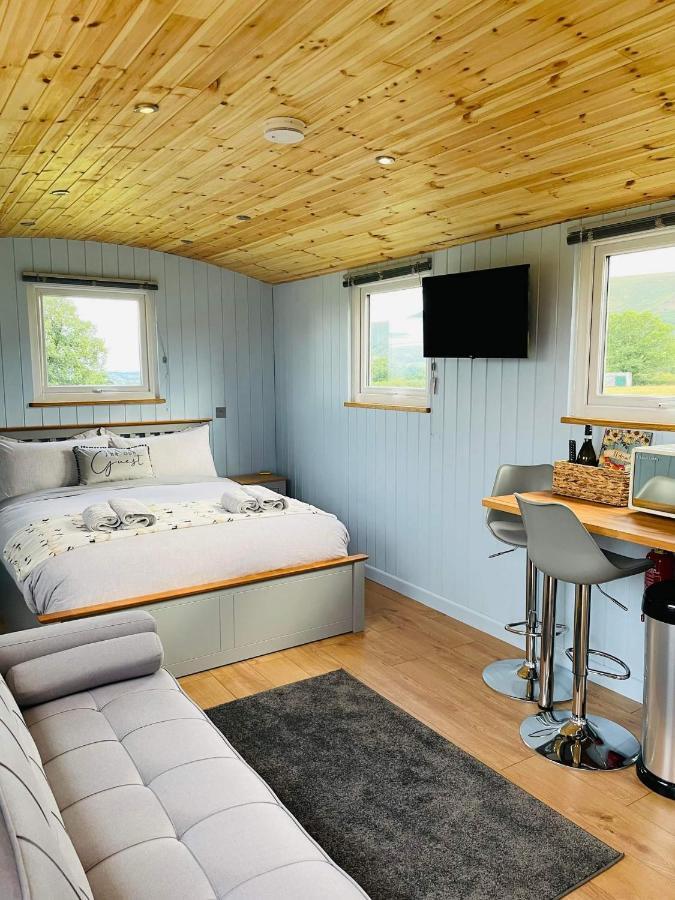 Bespoke Luxury Huts With Hot Tubs. Located In The Black Mountains. Llanveynoe Luaran gambar