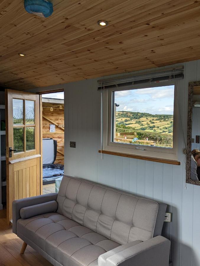 Bespoke Luxury Huts With Hot Tubs. Located In The Black Mountains. Llanveynoe Luaran gambar
